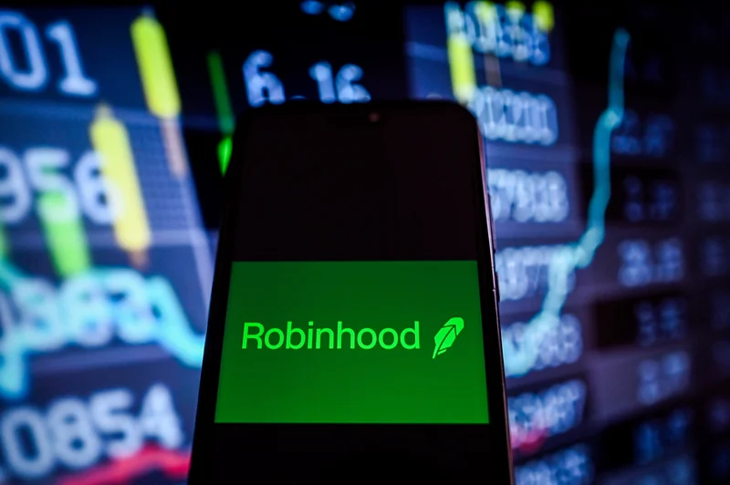 The Robinhood Hype Train: The New Gold Card, the 2025 Forecast, and What They're Not Telling You